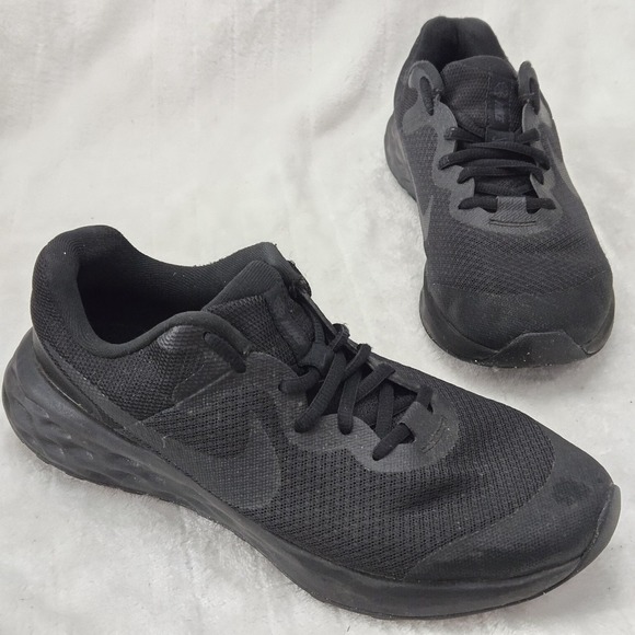 Nike‎ Revolution Youth Size 6Y Black Activewear Athletic Unisex Running Shoes - Picture 1 of 7